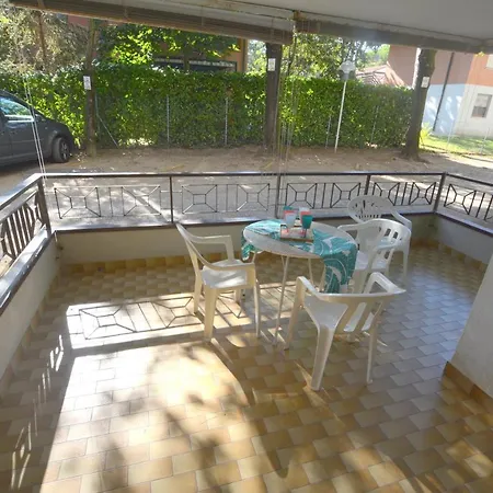 Lignano With Pool Lignano Sabbiadoro