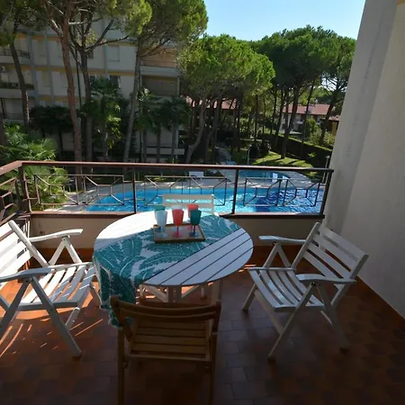 Lignano With Pool * Линьяно-Саббьядоро