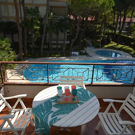 Lignano With Pool Апартаменты *