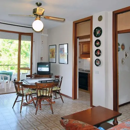 Apartamento Lignano With Pool *